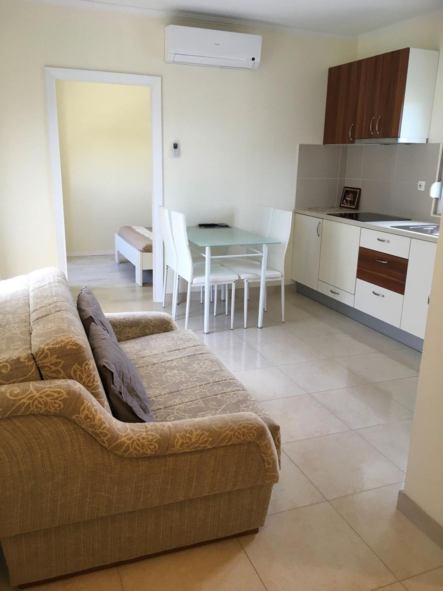 Apartments Lipovica Sukosan Luaran gambar