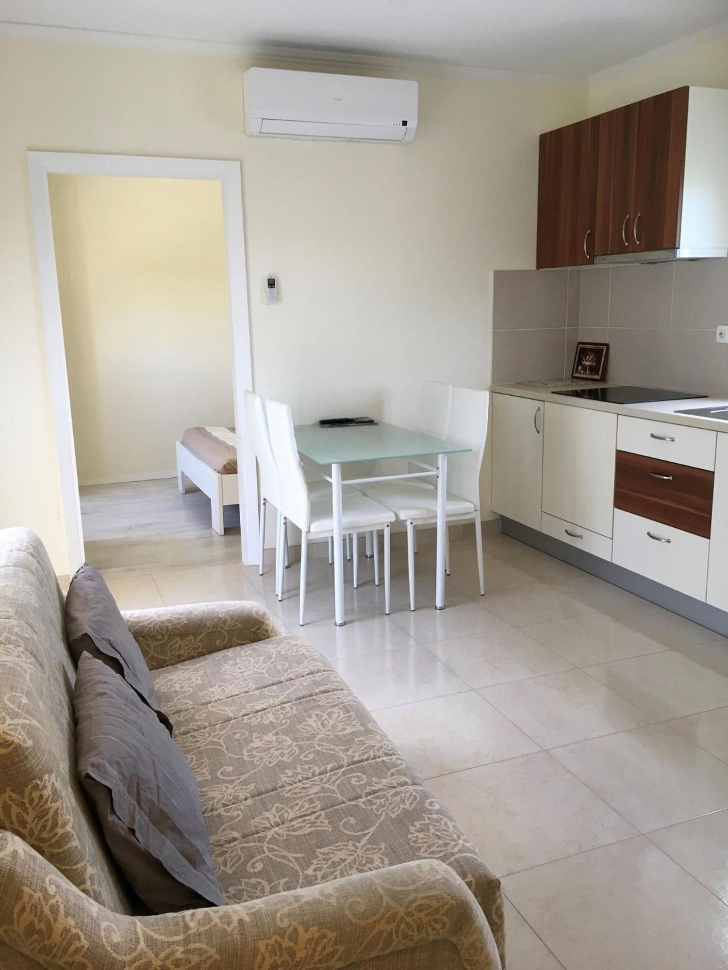 Apartments Lipovica Sukosan Luaran gambar