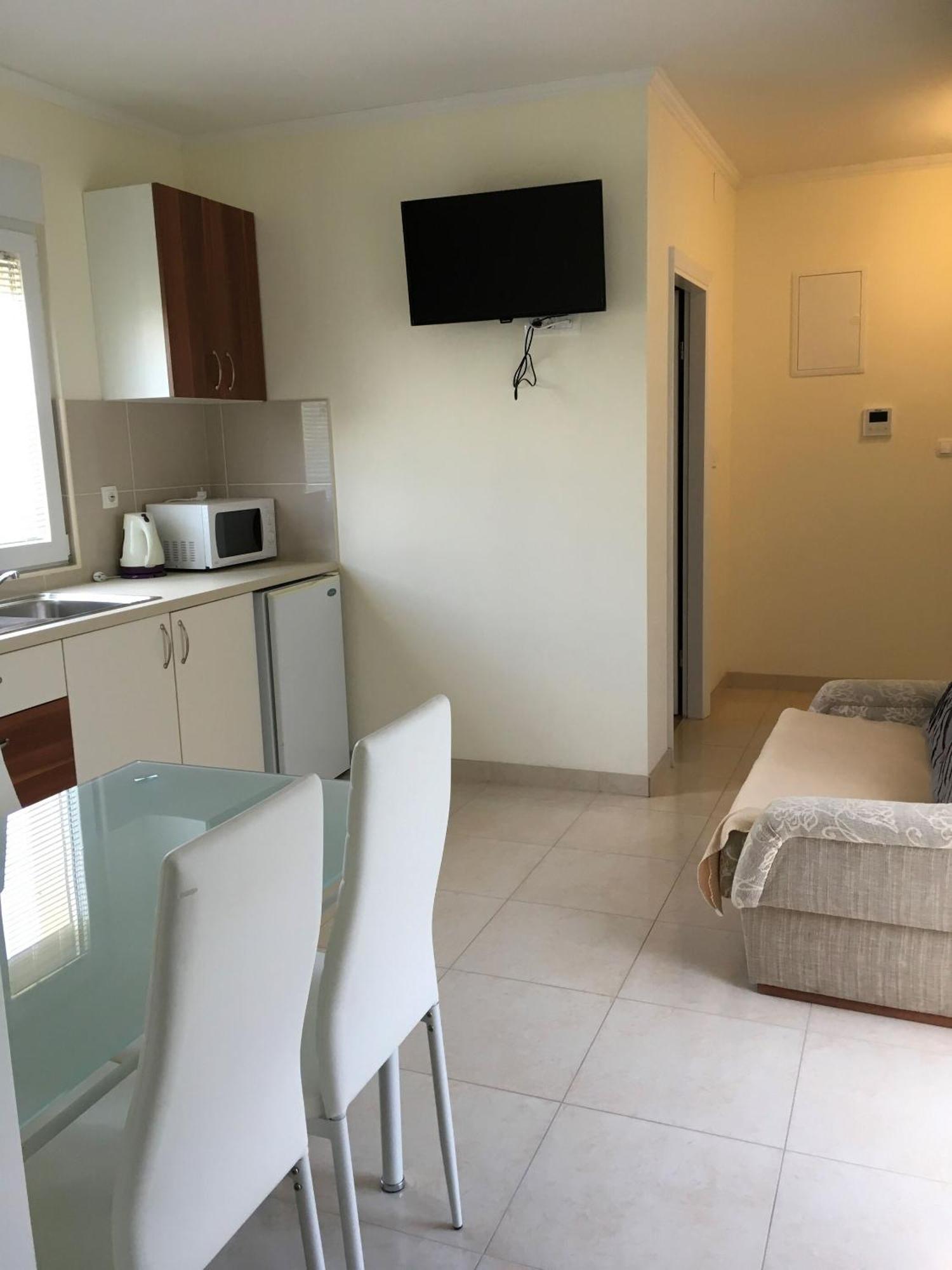Apartments Lipovica Sukosan Luaran gambar