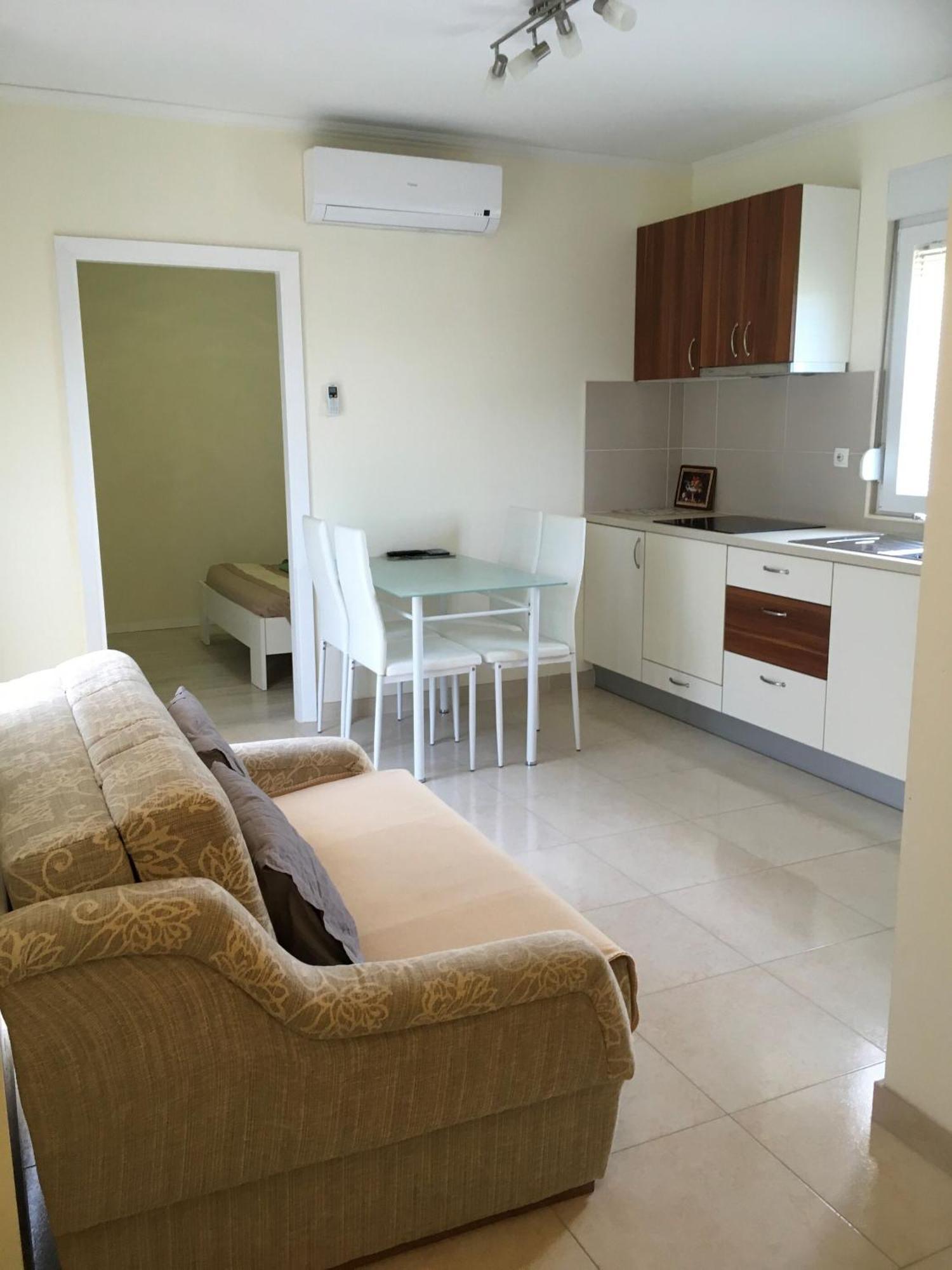 Apartments Lipovica Sukosan Luaran gambar